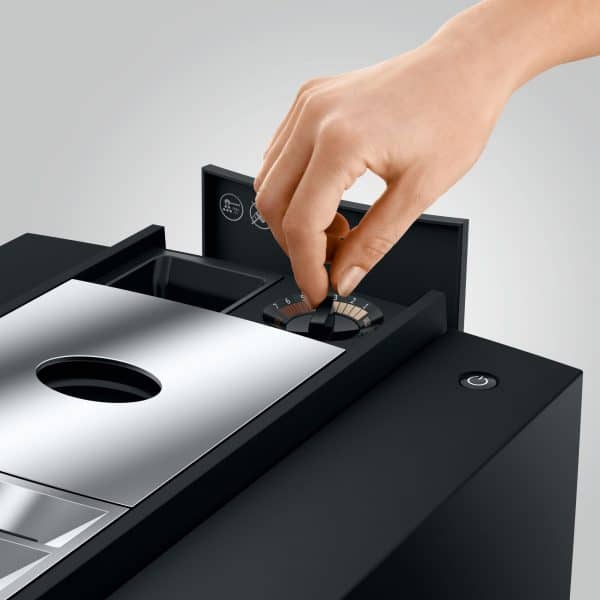 Bohnenfach und Bedienung Jura S8 Platin