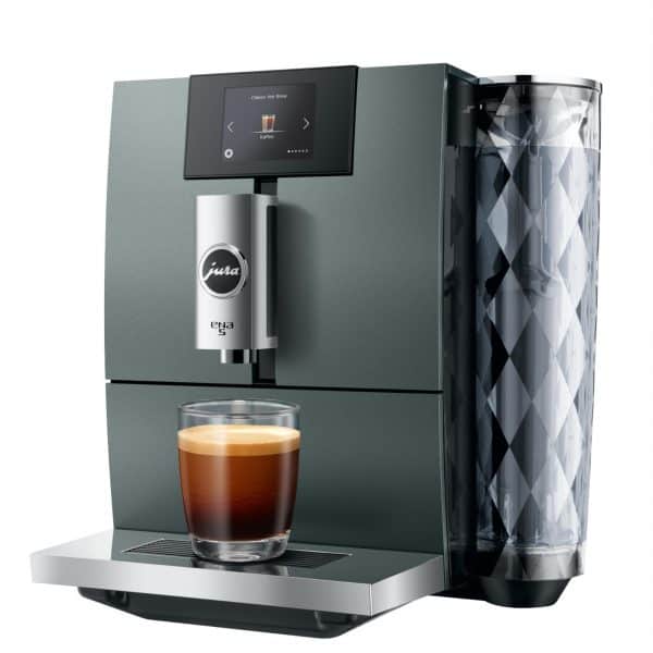 Frontalansicht der Jura ENA 5 Night Inox mit Kaffee