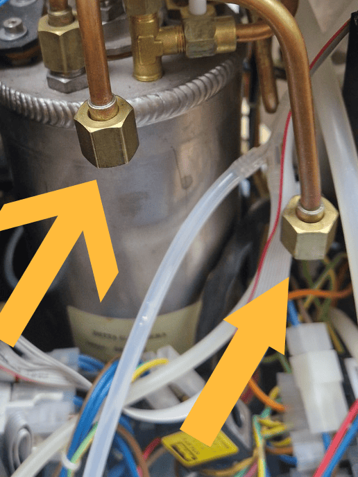 Abgebauter Ventilblock an der Bezzera Reparatur. Hier scheint etwas verstopft zu sein