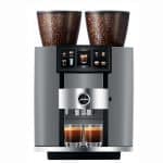 Espresso aus der GIGA W10 mit angeschlossenem Milchsystem