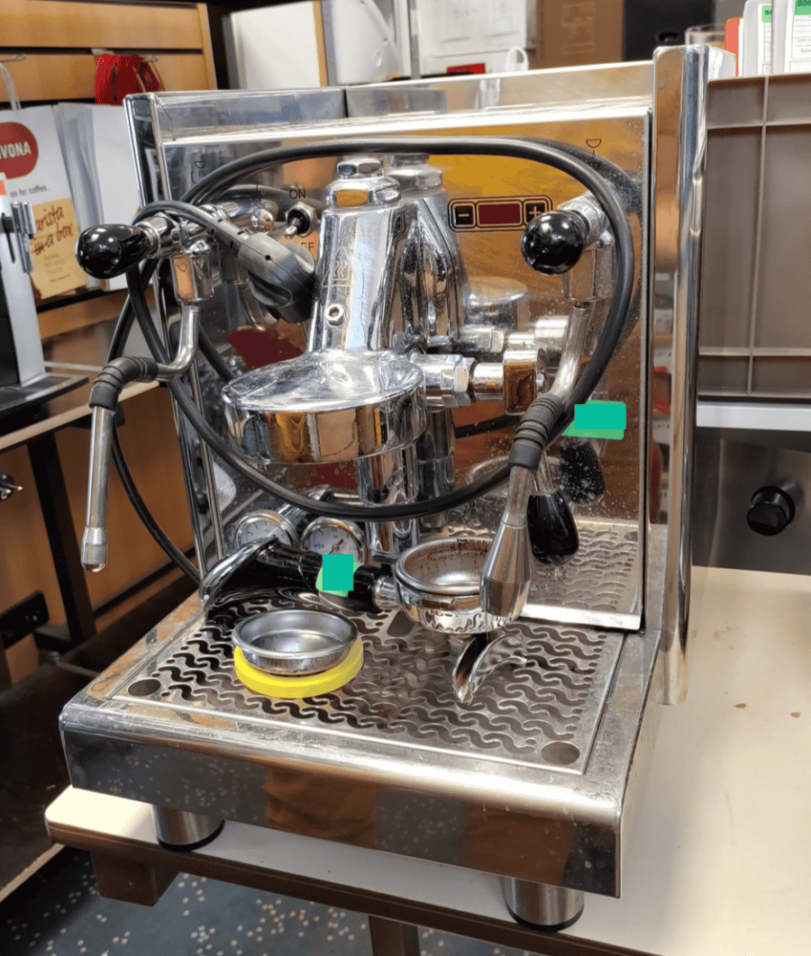 Reparierte Siebträgermaschine aus der Bezzera Service Werkstatt für Stuttgart