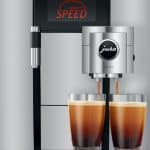 JURA GIGA X3c mit zwei gleichzeitig ausgegebenen Kaffees im SPEED-Modus