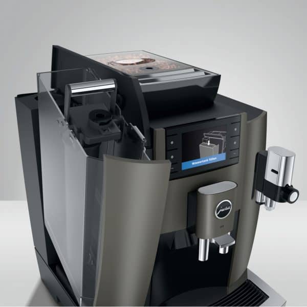 Geöffnete Rückseite der JURA W8 mit Blick auf den Wassertank