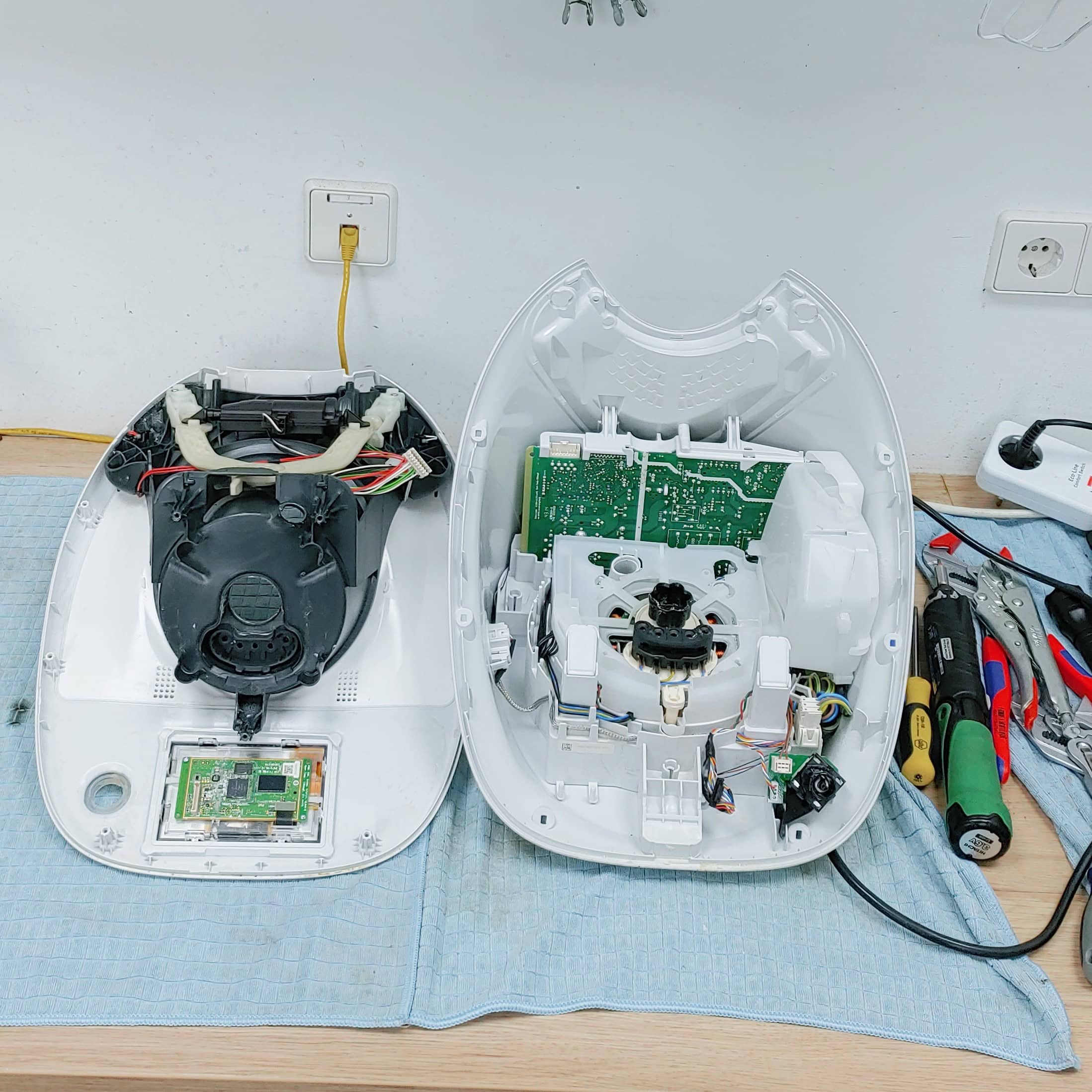 Thermomix TM5 zur Reparatur geöffnet bei Caffista Stuttgart