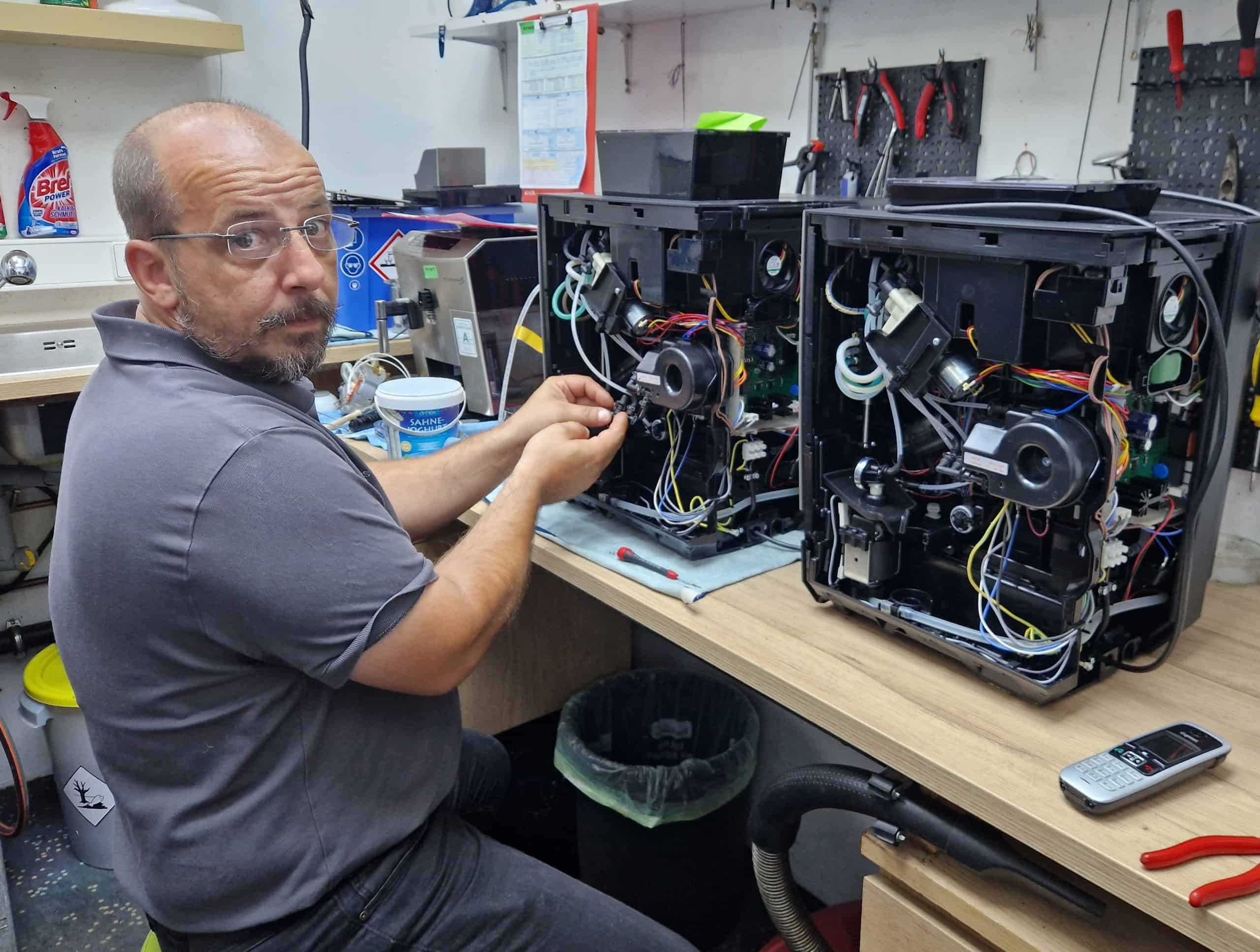 Reparatur Gewerbe Kaffeevollautomaten für Professionelle Nutzung Reparatur von Professionellen Gewerblich genutzten Kaffeevollautomaten in Gastro, Büro und Firma