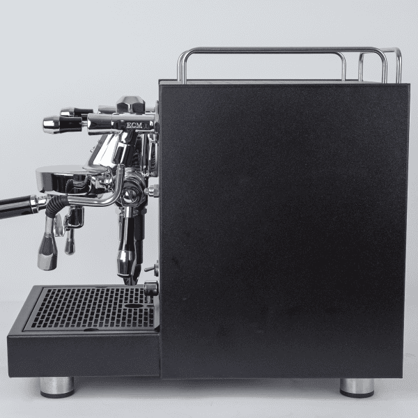 ECM Mechanika Max Black Edition Logo Detailaufnahme