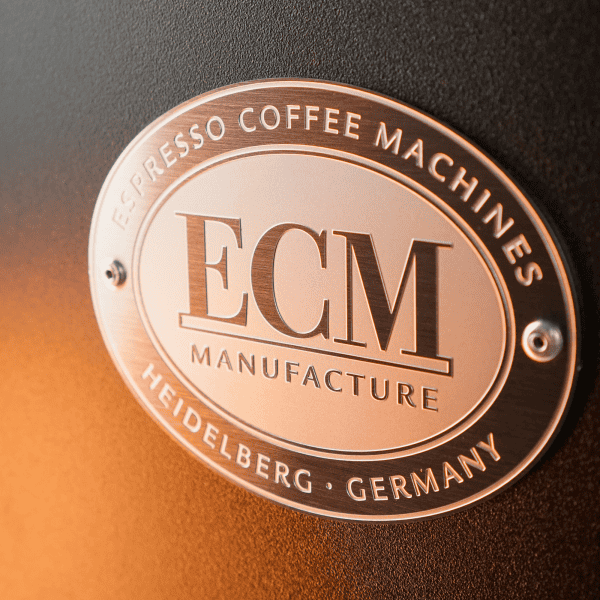 ECM Mechanika Max Black Emblem seitlich Detail