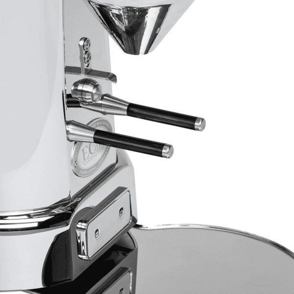 ECM V-Titan 64 Detailansicht Auswurf und Edelstahlgehäuse