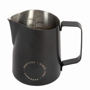Profitec Milchkännchen Mattschwarz 550 ml für Latte Art – Barista Zubehör bei Caffista Sindelfingen