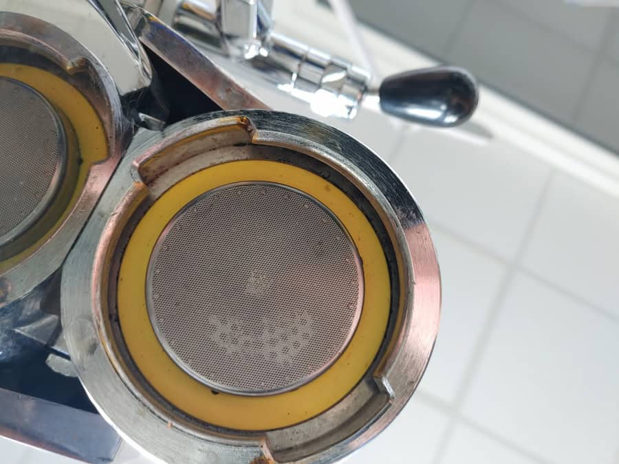 Die gereinigte Brühgruppe mit neuen Dichtungen