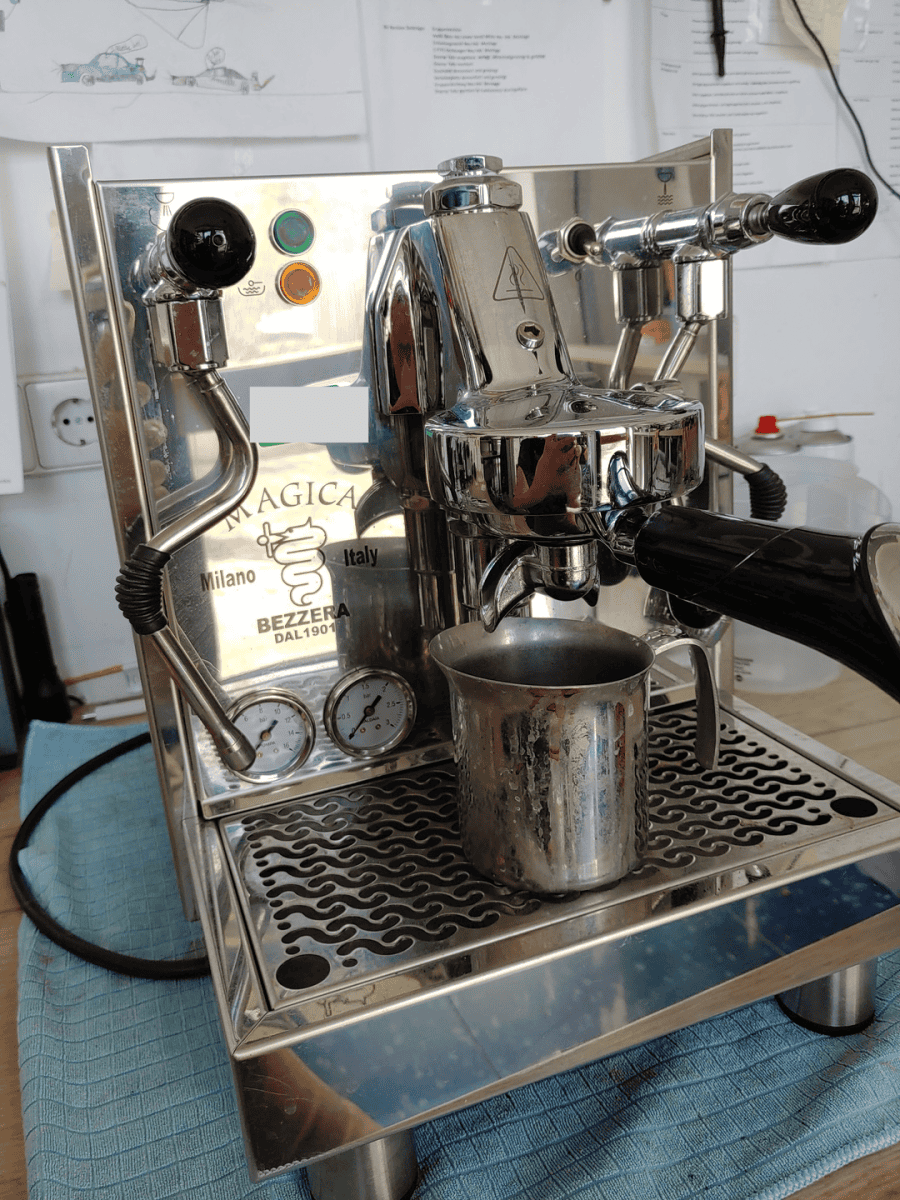 Wenn der Siebträger überhitzt, steigt der Druck im Kessel zu hoch. Explosionsgefahr