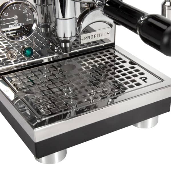 Brühgruppe und Bedienelemente im Detail der PRO 400