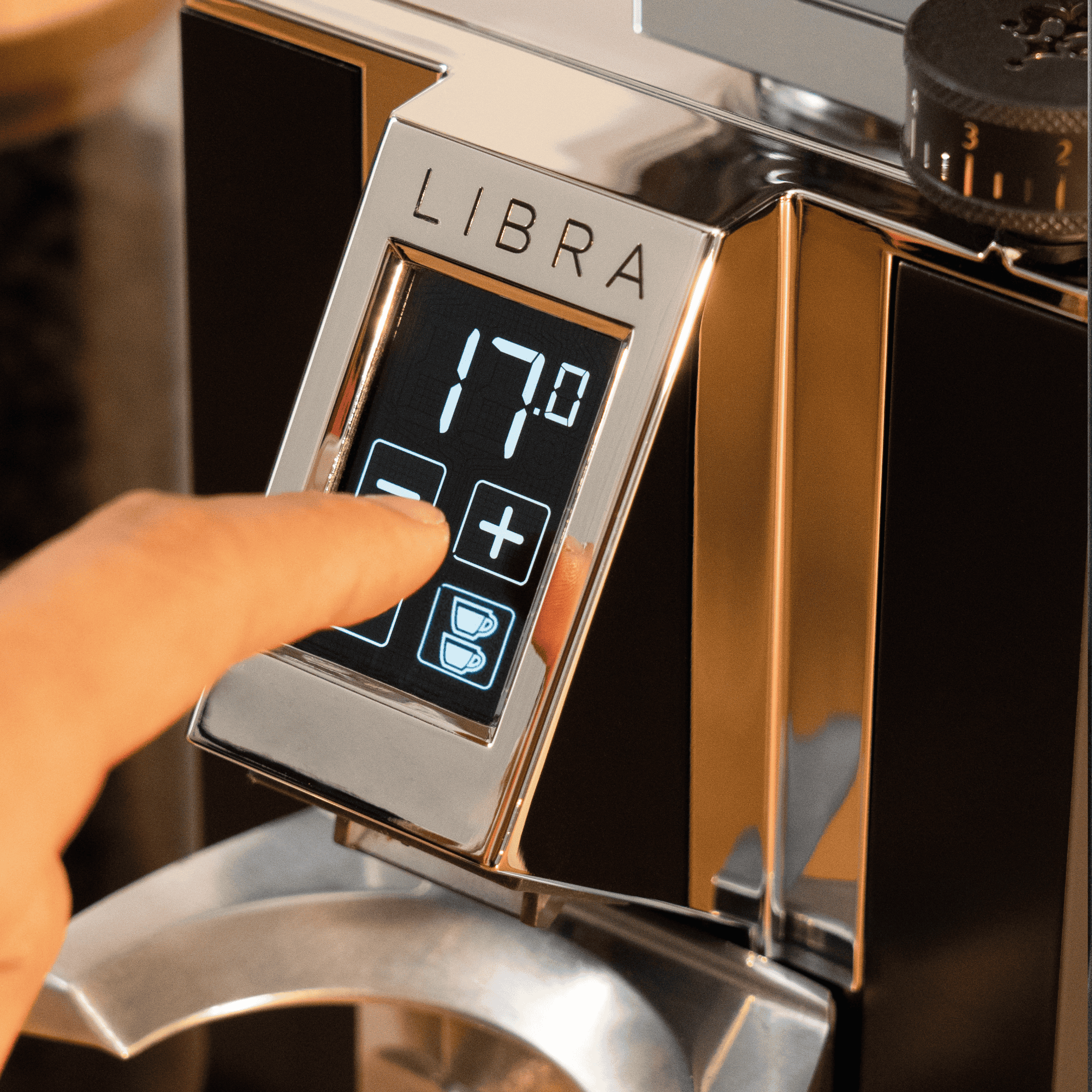 EMR55G23M20K00000001 Libra 55 black kaufen bei Caffista Sindelfingen Bild 1 Eureka Mignon Dolce Vita Mattblack mit Barista Zubehör – Tamper und Sudschublade