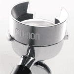 Eureka Mignon Dosing Funnel montiert auf Siebträger – Espressozubereitung ohne Kaffeeverlust