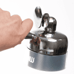 Eureka Mignon Dosing Funnel auf Siebträger – magnetischer Halt beim Mahlen