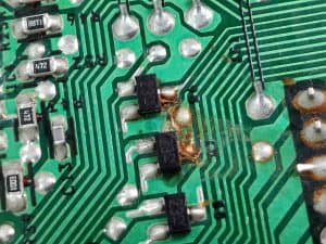 Aufgrund von Verschmutzungen verursachten Übergangswiderständen an der Steuerplatine ist die Knetfunktion am TM31 defekt