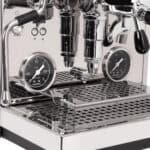 Rotes Manometer der Profitec DRIVE Brühgruppe