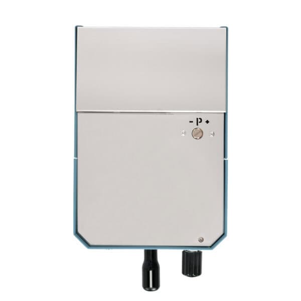 Rückseite der Profitec GO Blue mit Edelstahlrückwand und Wassertank