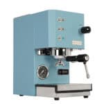 Profitec GO Blue Espressomaschine schräg vorne links mit Siebträger