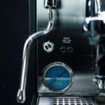 Profitec RIDE Nahaufnahme Dampfrohr und Anzeige