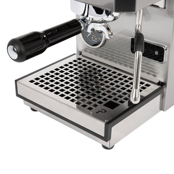 Nahaufnahme Profitec GO Satiniert Tropfblech mit Siebträgergriff