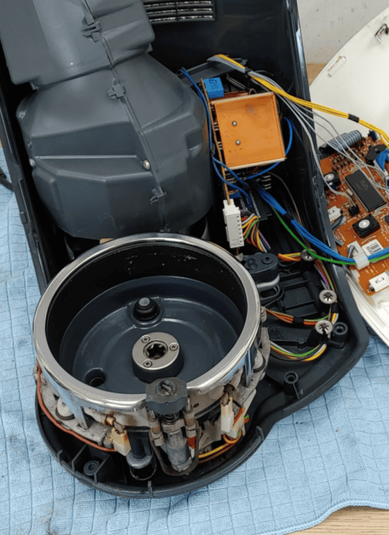 Wenn das Messer am TM21 nicht mehr dreht, ist das Zahnrad am Antrieb defekt Antrieb