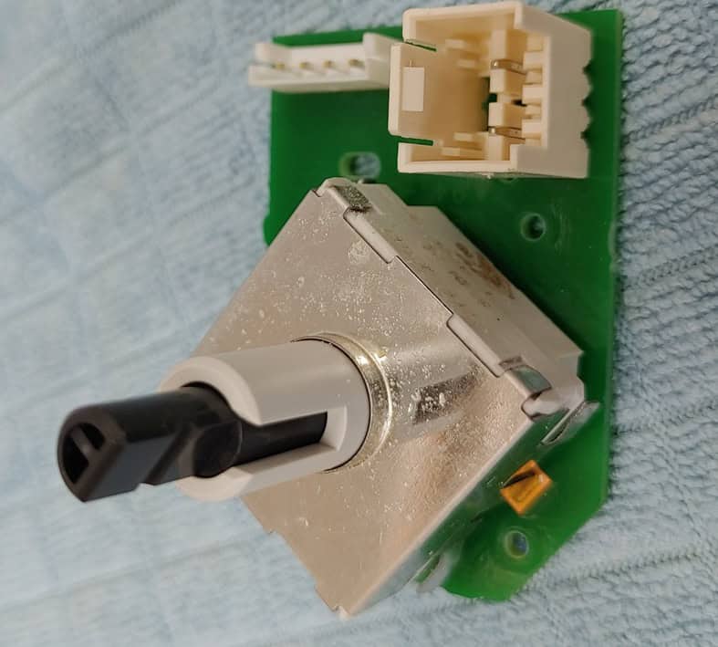 Der Encoder des TM5 ist defekt und sorgt dafür dass die Zahlen springen beim Einstellen