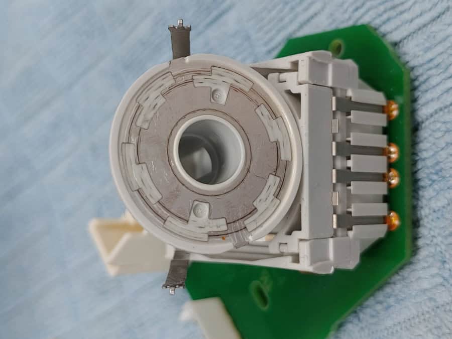 TM5 Drehknopf reparieren - hier liegt die Ursache des Defekts - der zerlegte Encoder