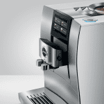 JURA Z10 Aluminium White Seitenansicht mit Chromdetails bei Caffista Sindelfingen