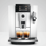 JURA E8 Piano White ED mit zwei Tassen