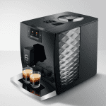 Seitenansicht der JURA C9 Piano Black (EA) mit Wassertank und Aromamahlwerk