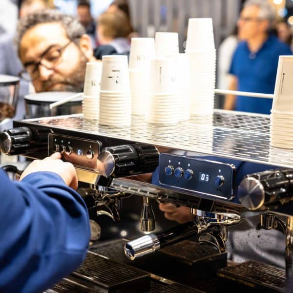 ECM Compact HX-2 PID Siebträger Kaffeemaschine im Café Einsatz Gastro