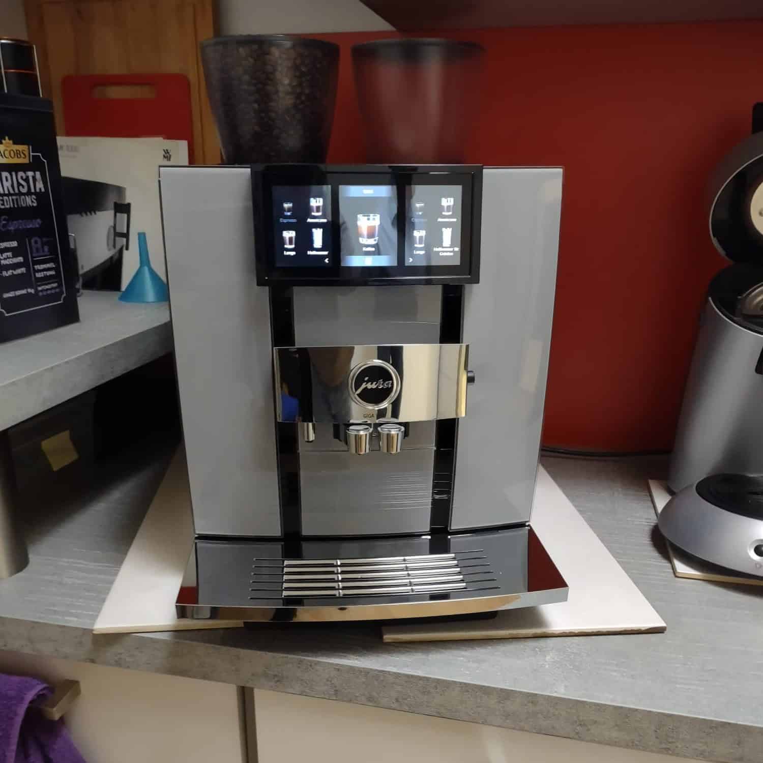 Der Kaffeevollautomat der Firma AWG wurde bei Caffista gekauft