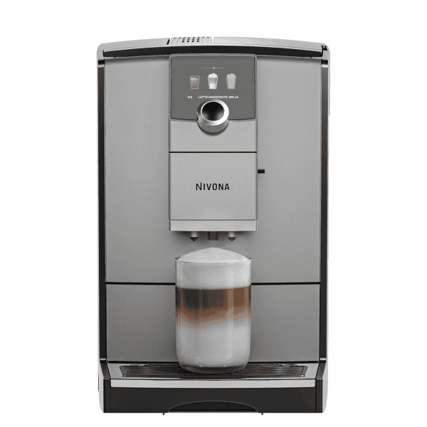 NIVONA NICR 795 Kaffeevollautomat bereitet Latte Macchiato zu