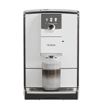 NIVONA NICR 796 White Kaffeevollautomat bereitet Latte Macchiato zu