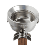 ROCKET Magnetischer Dosing Funnel – montiert auf Siebträger