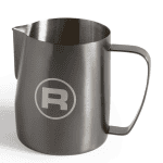 ROCKET Milchkännchen Sandy Black 600 ml – sandmatte Oberfläche für Latte Art