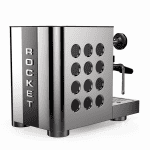 Rocket Appartamento TCA Inox Black schräg hinten fotografiert mit glänzendem Edelstahl