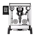 Communication Pod Touchdisplay und Manometer der Rocket R58 Tune in der Nahaufnahme